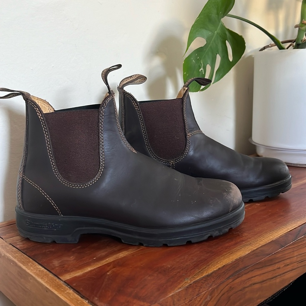 Blundstones 550 Chelsea Boot in Walnut brown